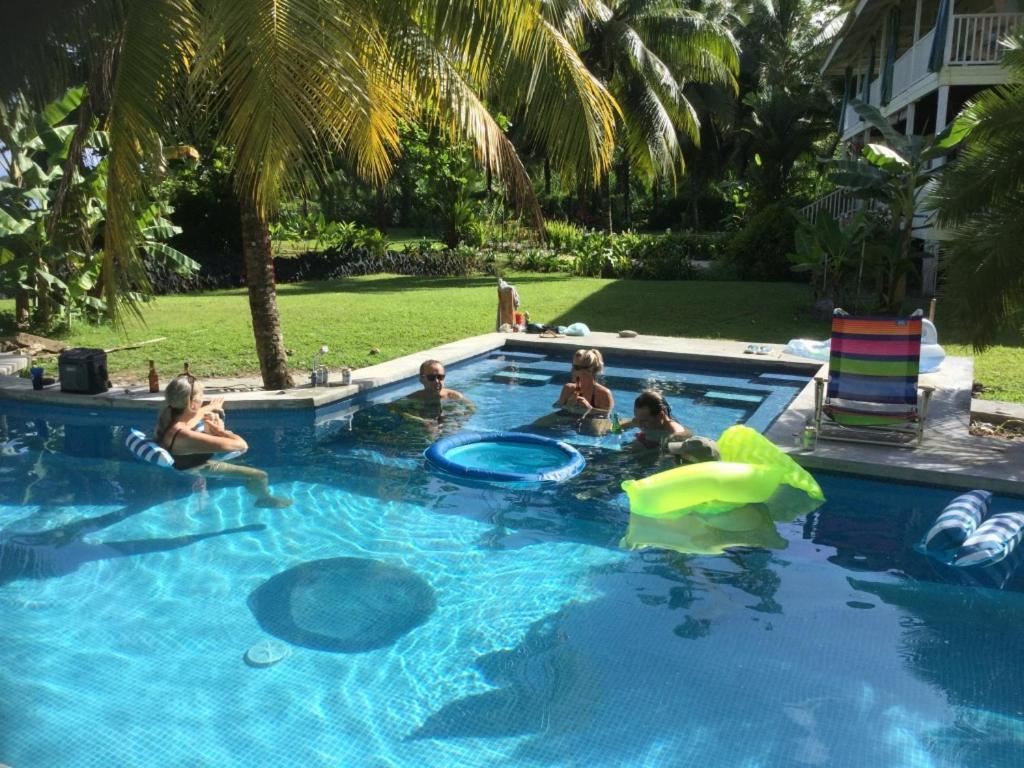 Sand Dollar Beach Bed & Breakfast Bocas del Toro Exterior photo