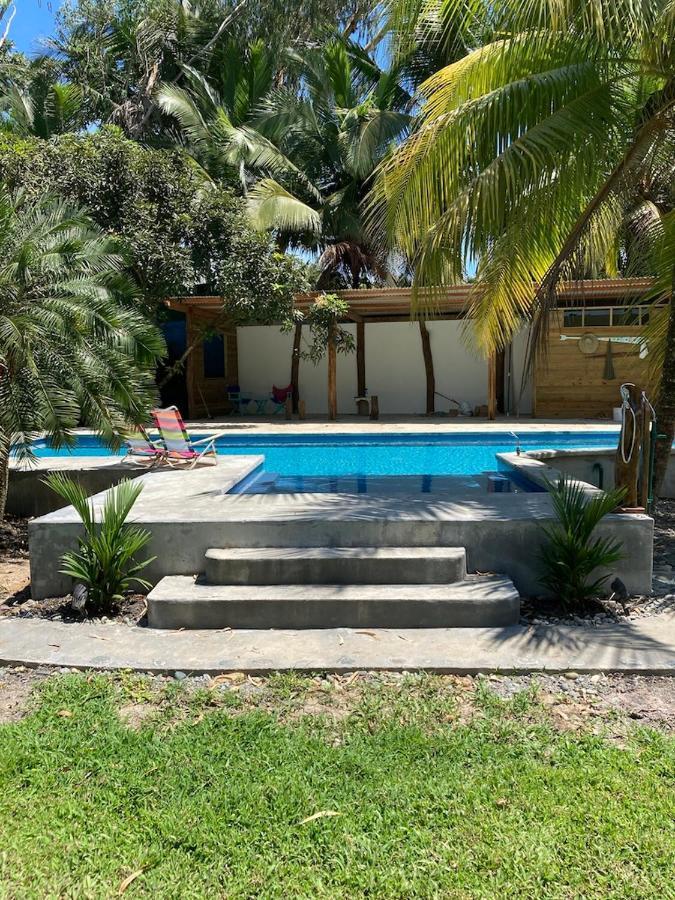 Sand Dollar Beach Bed & Breakfast Bocas del Toro Exterior photo
