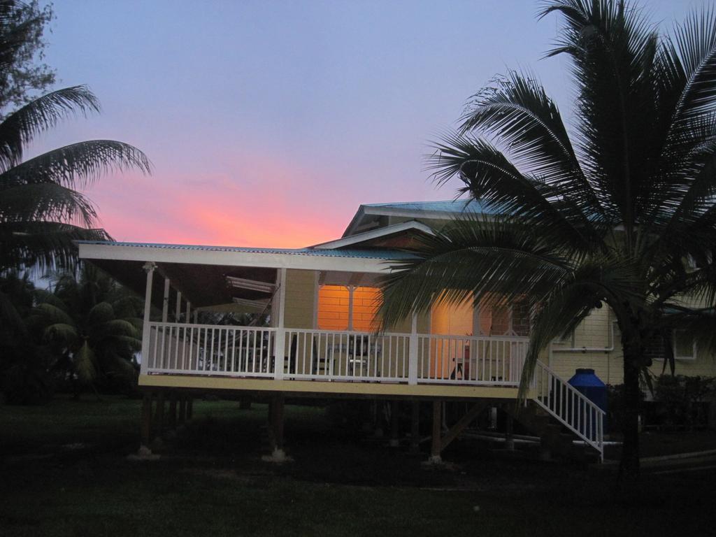 Sand Dollar Beach Bed & Breakfast Bocas del Toro Room photo