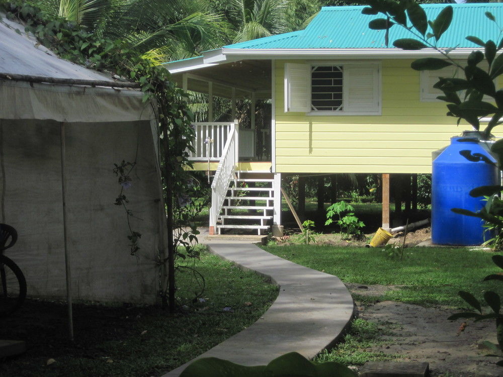 Sand Dollar Beach Bed & Breakfast Bocas del Toro Exterior photo
